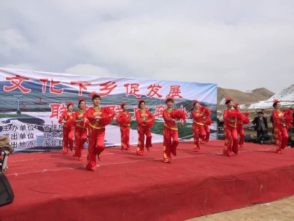 雙聯(lián)送溫暖，文化拜大年（圖）