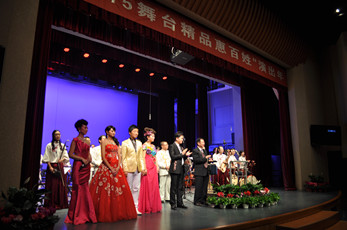 甘肅演藝集團“2015舞臺精品惠百姓”演出年歌舞演出季拉開帷幕