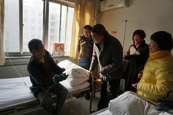甘肅省京劇院領(lǐng)導班子看望慰問離退休老藝術(shù)家