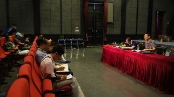 省話劇院開展上半年重點業(yè)務工作開展情況及全年創(chuàng)作演出計劃匯報活動