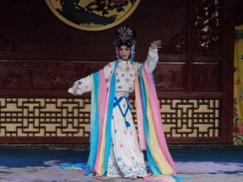省京劇傳統(tǒng)戲《巡營(yíng)》、《天女散花》、《擊鼓罵曹》在東風(fēng)劇院精彩演出