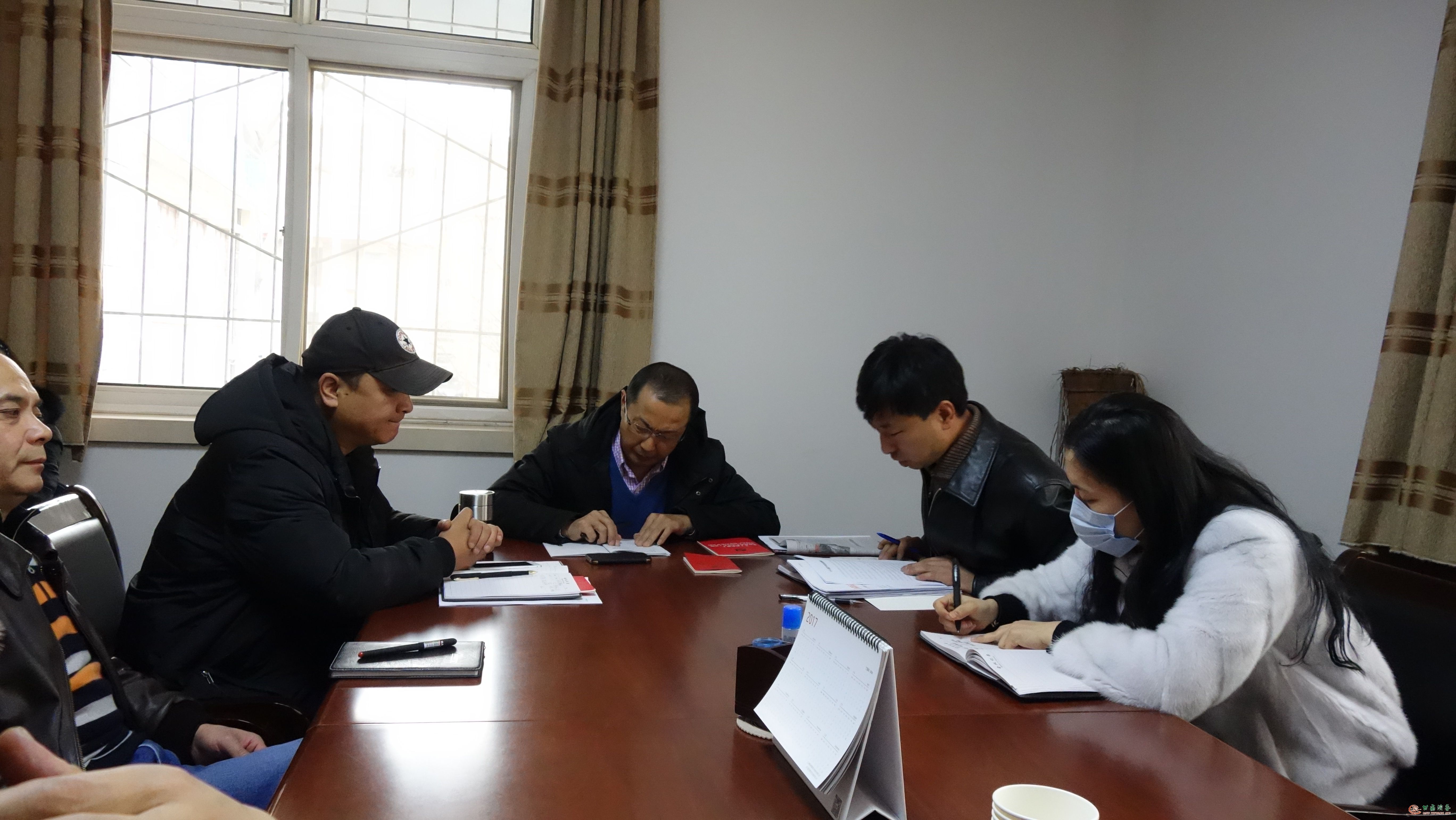 甘肅省話劇院黨總支組織全體黨員學(xué)習(xí)“十八屆六中全會(huì)精神”