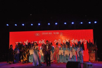 戲曲下基層，隴劇進社區(qū)一一甘肅省隴劇院送戲靖遠縣社區(qū)