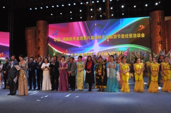 甘肅省隴劇院受邀赴嘉峪關(guān)、金塔演出