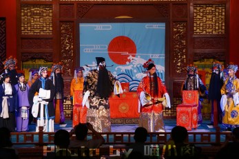 甘肅省京劇團在東風(fēng)劇院演出傳統(tǒng)京劇折子戲《林沖夜奔》《六月雪》《鍘美案》
