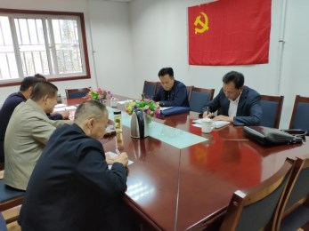 甘肅演藝集團(tuán)副總經(jīng)理龍富國赴甘肅省舞臺(tái)美術(shù)工廠調(diào)研指導(dǎo)工作