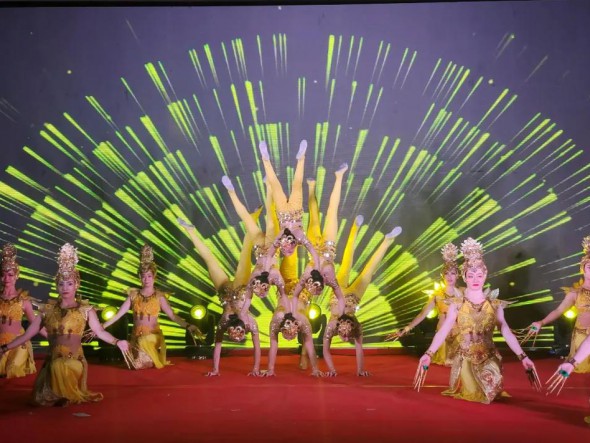 甘肅省脫貧攻堅(jiān)“精品劇目”市州巡演武威專場(chǎng)惠民演出活動(dòng)走進(jìn)涼州區(qū)