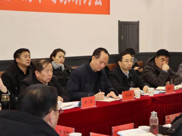 弘揚新時代“愚公”精神—— 省文化和旅游廳、甘肅演藝集團組織召開 大型原創(chuàng)話劇《八步沙》劇本研討會