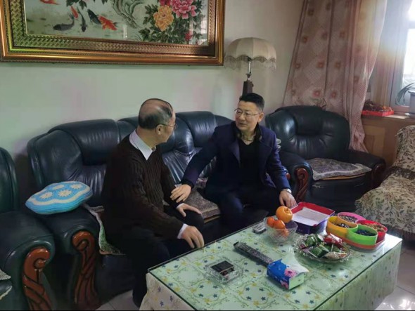 甘肅演藝集團(tuán)演出公司積極開展慰問退休老干部活動