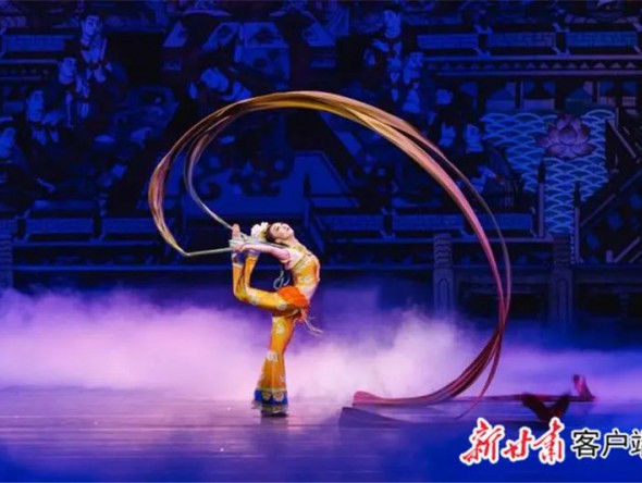 “云起”新甘肅，“花雨”香全球